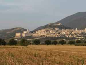 Basilique Saint-François-d'Assise sur son promontoire
